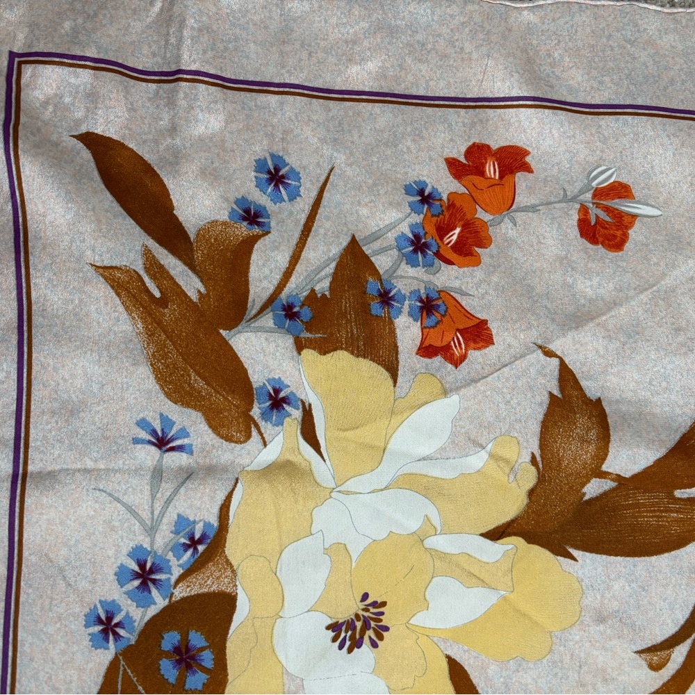 VNTG 60s/70s Christian Dior Silk Floral Scarf w Ecru Backround made in Italy - Picture 11 of 14